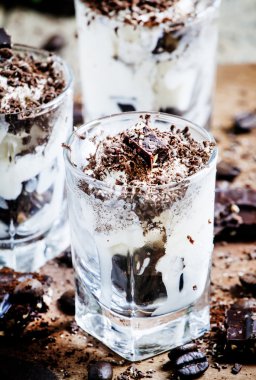 Vanilyalı kahve dondurma