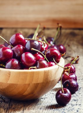 Tatlı Olgun Kiraz ahşap kase