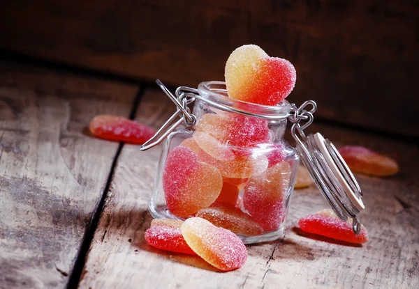 Fruit Jelly zoete harten in een pot — Stockfoto