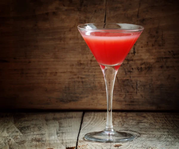 Roter Margarita-Cocktail im Glas — Stockfoto