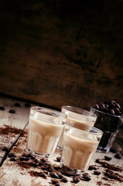 Kahve ve krem likör