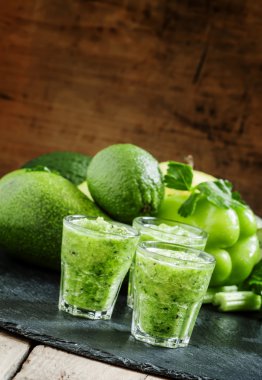 Taze yeşil Detoks güler yüzlü 