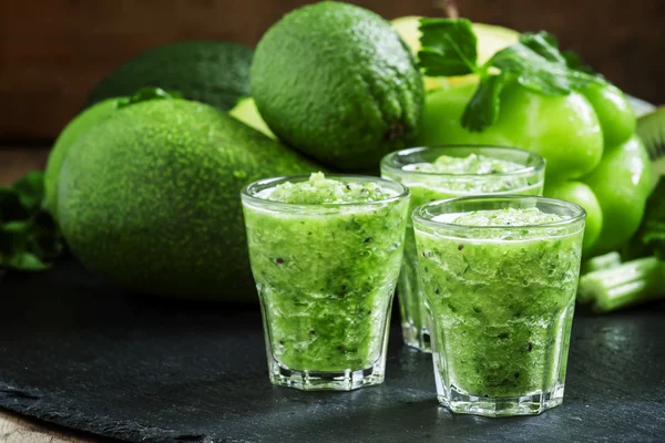 Färsk grön detox smoothie — Stockfoto