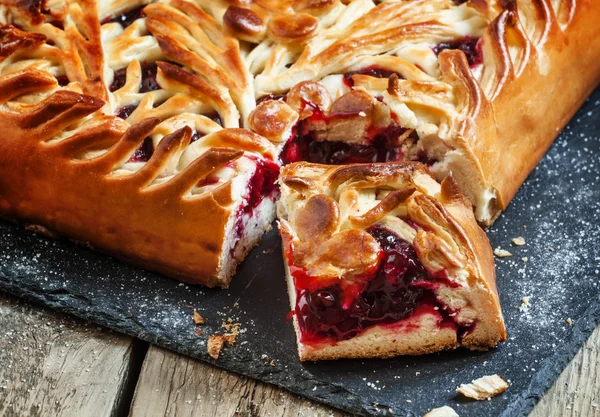 Sweet rich cakes with cranberries and cowberries — Stock Photo, Image