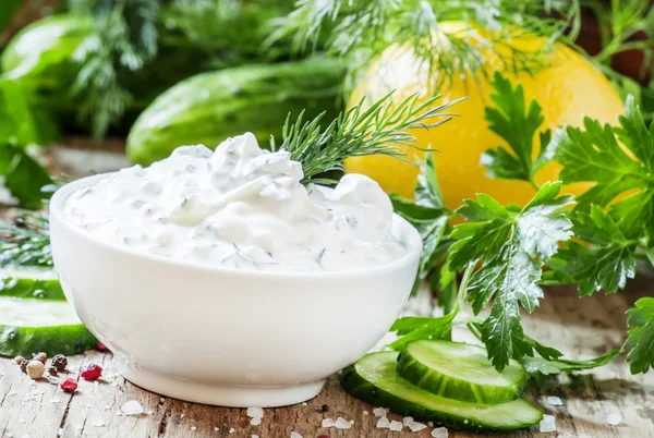 Ranch sauce in a white porcelain bowl — Stock Photo, Image