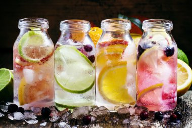 Soğuk narenciye limonata kümesi