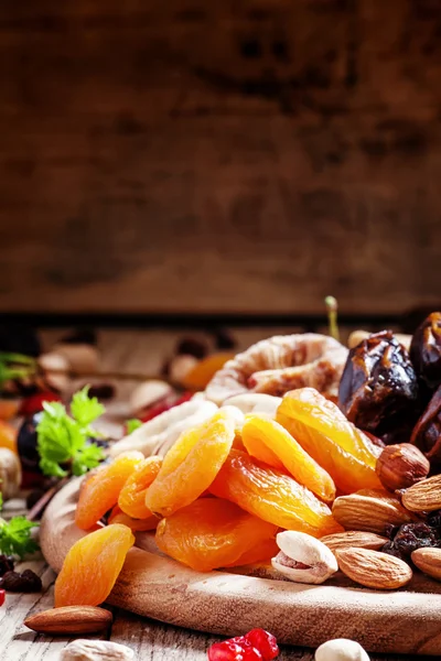 Albaricoques secos, conjunto de frutos secos y frutos secos — Foto de Stock