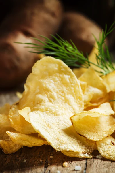 Salzkartoffelchips — Stockfoto