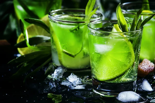Capri alkoholhaltiga cocktail — Stockfoto