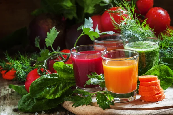 Conjunto de zumo de verduras en vasos — Foto de Stock