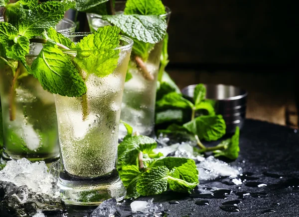 Alkoholhaltig drink med vodka — Stockfoto