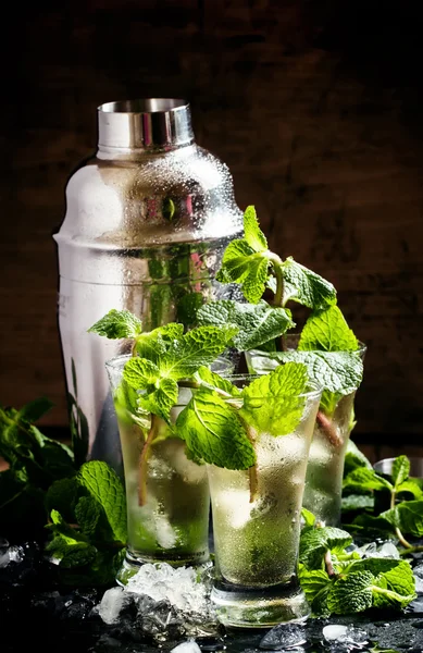 Alcoholische cocktail met wodka — Stockfoto