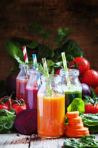 Hälsosamma vegetabiliska smoothies — Stockfoto