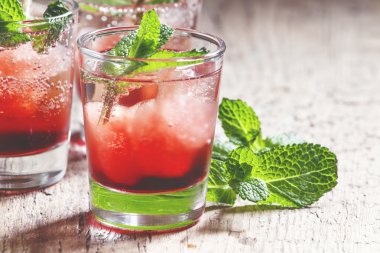 Beyaz rom Bacardi, Campari alkollü kokteyl