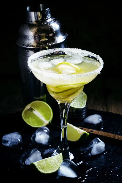 Limetten-Daiquiri in einem Glas mit Zucker — Stockfoto