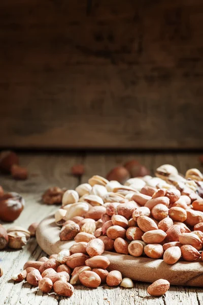 Peeled raw peanuts — Stock Photo, Image