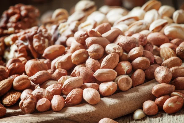 Peeled raw peanuts — Stock Photo, Image