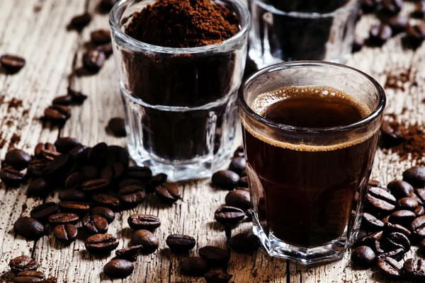 Café expreso negro e ingredientes para cocinar — Foto de Stock