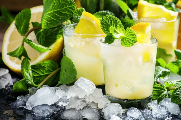 Alkoholischer Cocktail Marokko Smash mit Scotch Whiskey — Stockfoto