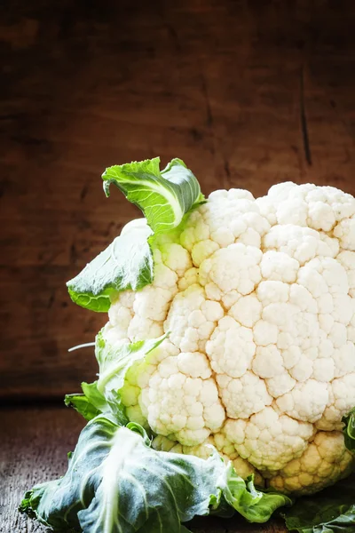 Fresh cauliflower with leaves — Stock Photo, Image