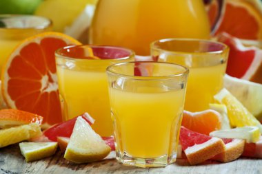 Portakal, mandalina, greyfurt, limon, elma, pomelo düşük narenciye suyu