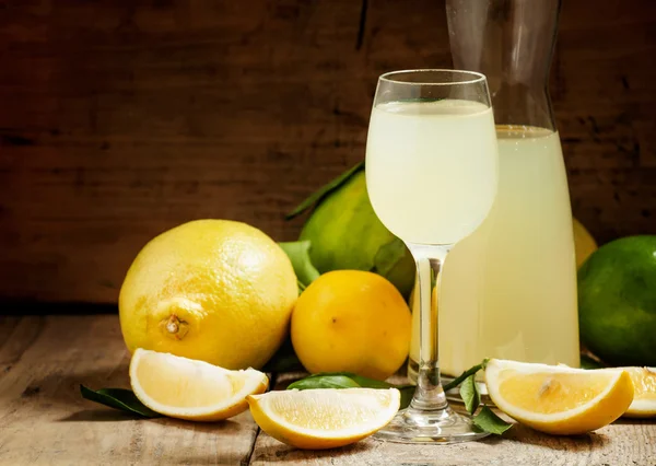 Home liquore al limone — Foto Stock