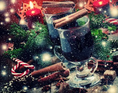 Noel ve Yeni Yıl mulled şarap 