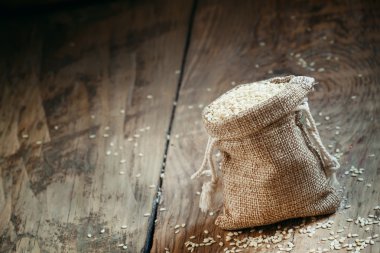 Çuvala içinde beyaz susam