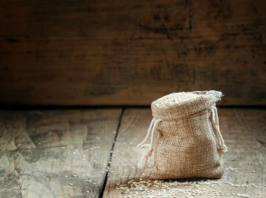 Çuvala içinde beyaz susam