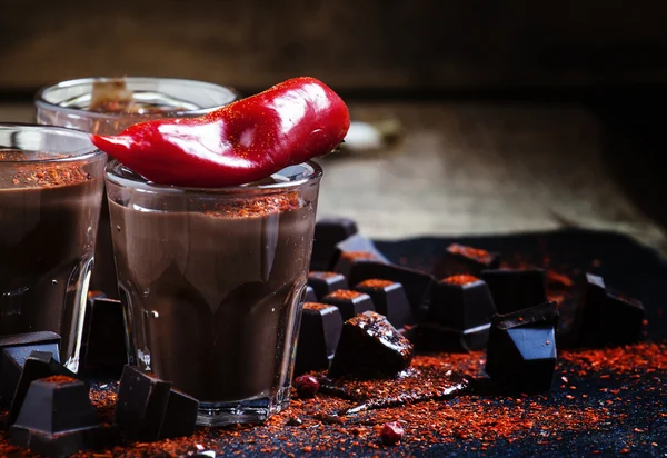 붉은 고추와 매운 핫 초콜릿 — 스톡 사진