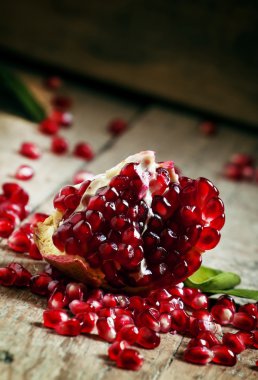 Yakut kırmızı fasulye taze soyulmuş nar 