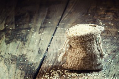 Çuvala içinde beyaz susam