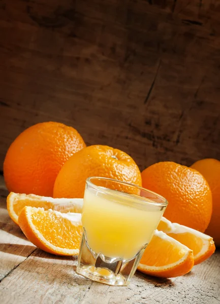 Orange juice in a large glass — Stock Photo, Image