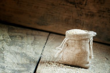 Çuvala içinde beyaz susam