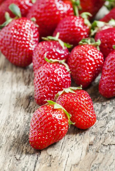 Frische reife Erdbeeren — Stockfoto