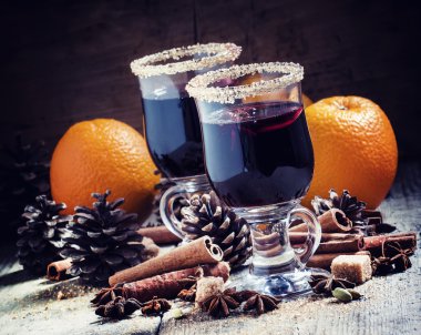 Büyük gözlük mulled şarap