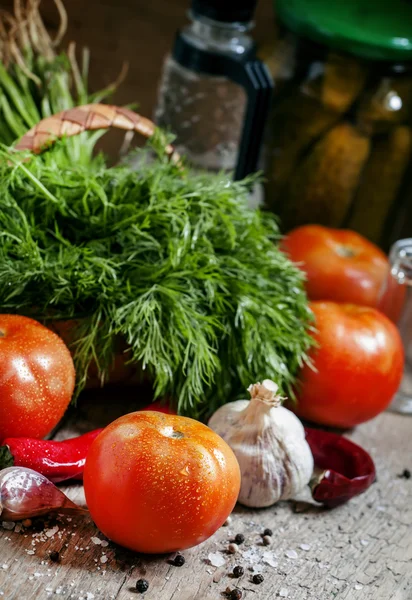 Vorbereitung für Tomatenkonserven — Stockfoto