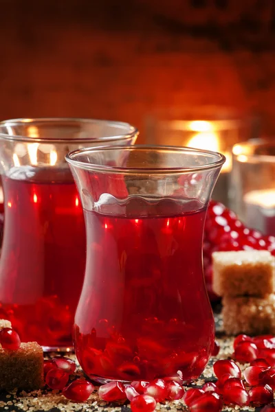 Festive red hot drink with pomegranate — Stockfoto