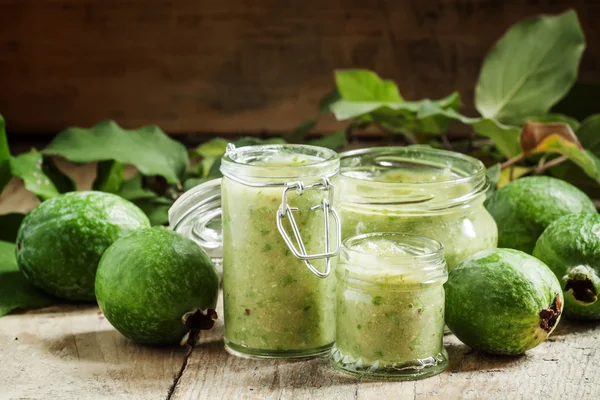 Zelfgemaakte feijoa jam — Stockfoto