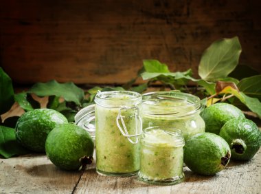 Ev yapımı feijoa reçeli