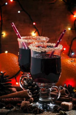 Noel mulled şarap ile kahverengi şeker  