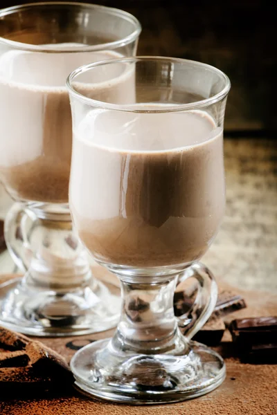 Hot winter drink cocoa in glasses — Stockfoto