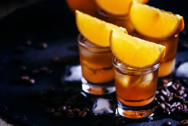 Koktejl čmelák s pomerančovým džusem — Stock fotografie