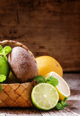 Narenciye meyve, bir hasır sepet