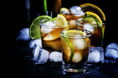 Gazlı alkollü içki