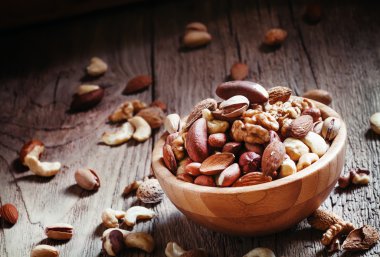 farklı fındık kümesi