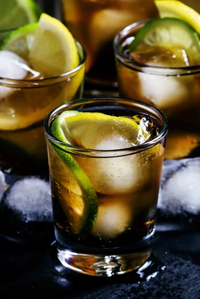 Bevanda alcolica gassata — Foto Stock