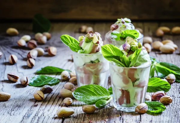 ミントとピスタチオのアイスクリーム — ストック写真