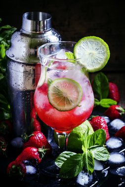 Kireç ile çilek limonata