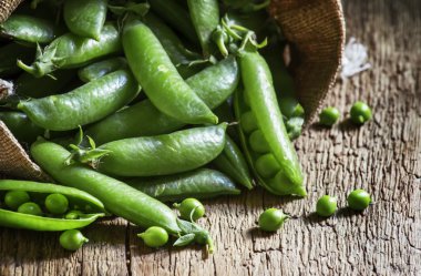 Yeşil bezelye bir tuval çanta